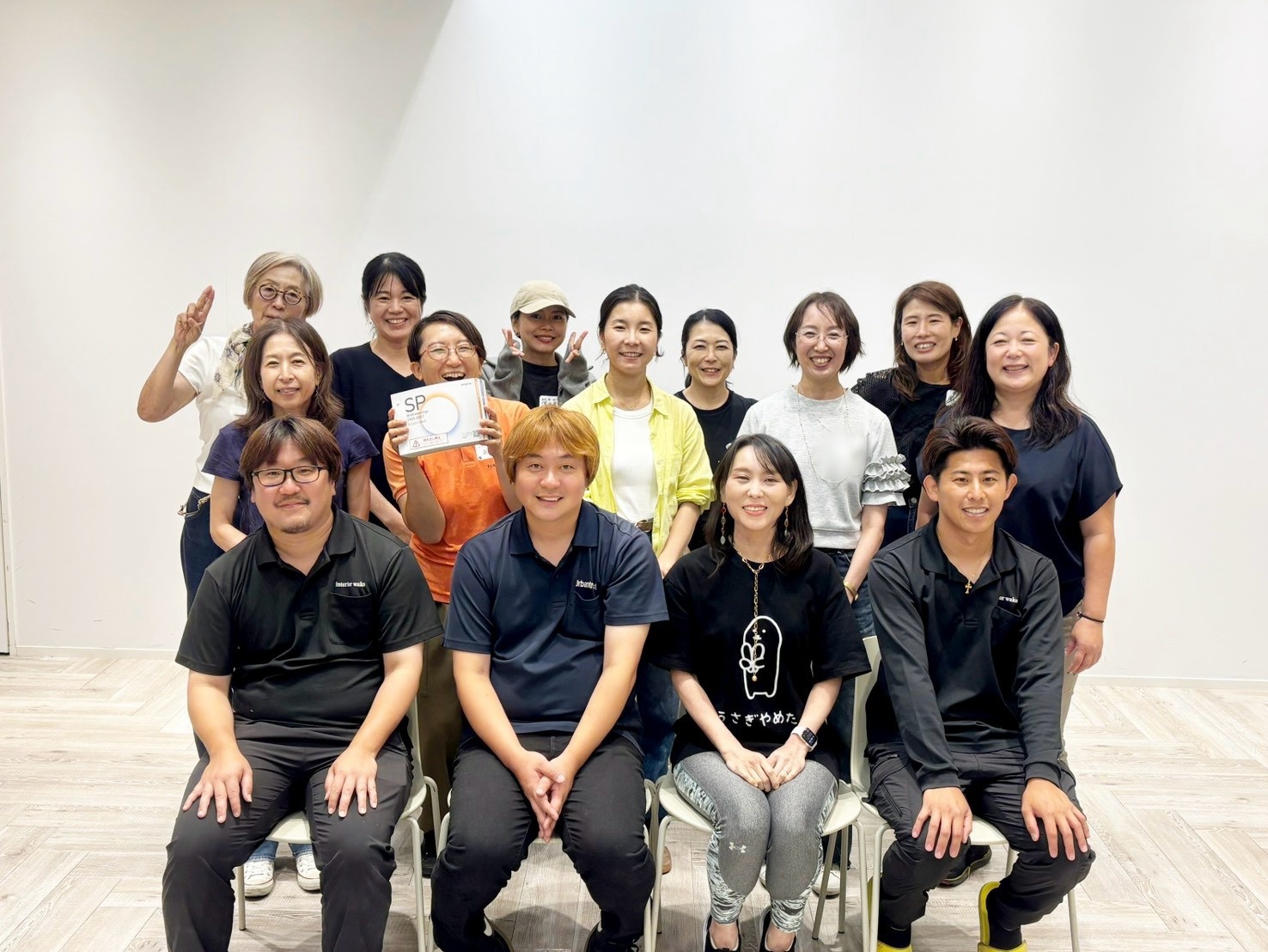 毎年恒例！アーバントラストＤＩＹ施工研修会壁紙貼り  を開催しました！